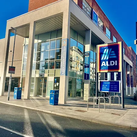 Entire In Exclusive Neighborhood - Comfortably Sleeps Up To 6 Guest * Dublin